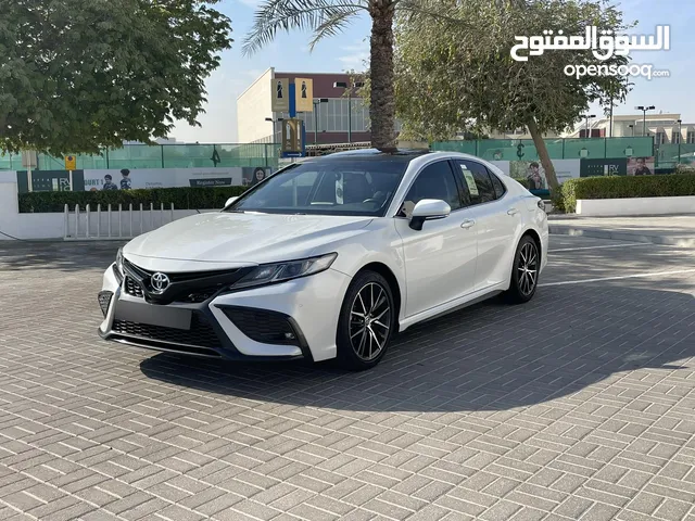 Toyota Camry SE 2021