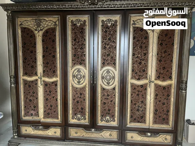 خزانة ملابس