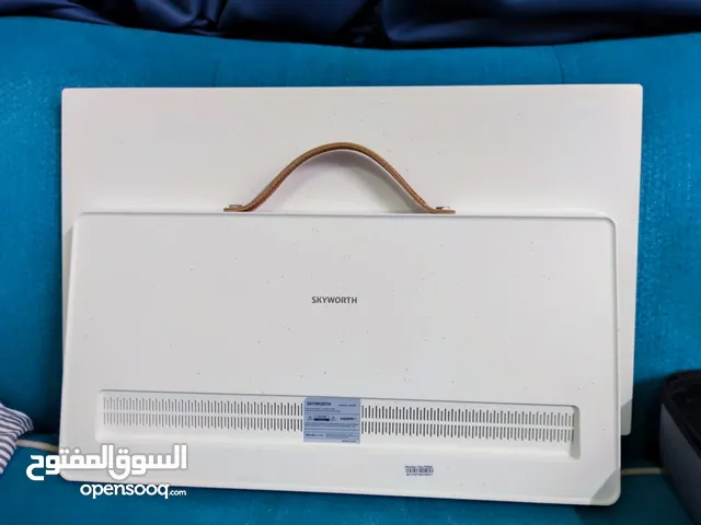 SKYWORTH PORTABLE 24 INCH GOOGLE TV FULLY SMART CAN CONNECT TO WIFI 3HRS BATTERY LIFE