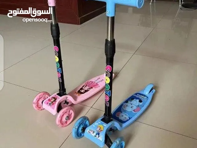 *سكوتر اطفال* مصنوع من الستيل والبلاستك المقاوم للكسر يحتوي على ثلاث ارتفاعات من 80 سم الى 1