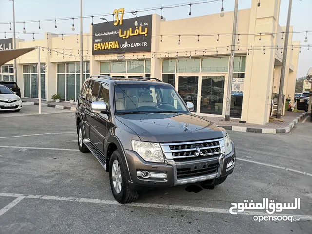 Metmitsubishi pajero Model 2015 GCC Specifications Km 123.000