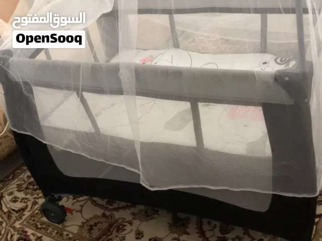 سرير اطفال شبه جديد مكاني بنغازي