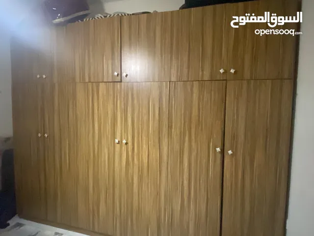خزانه طابقين تفصيل بسعر مغري جديده كليا لا يوجد فيها ولا خدش سبب البيع : بسبب السفر