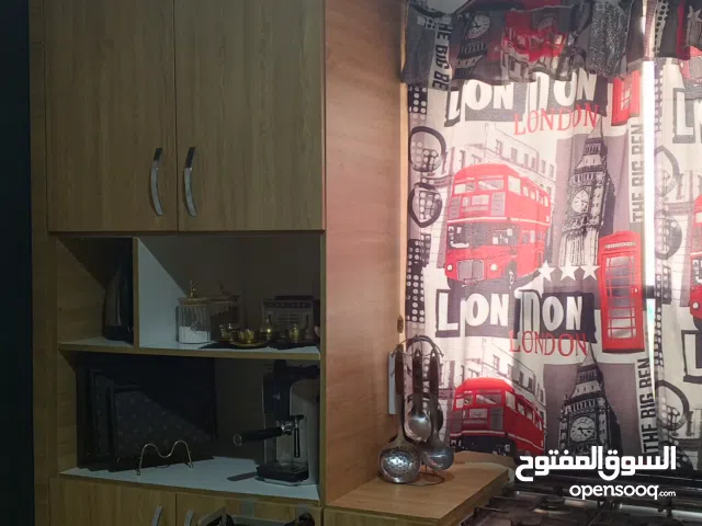 دولاب مطبخ بحالة ممتازة