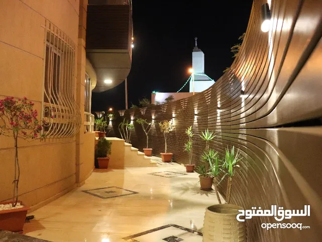 930 m2 More than 6 bedrooms Villa for Sale in Giza Sheikh Zayed