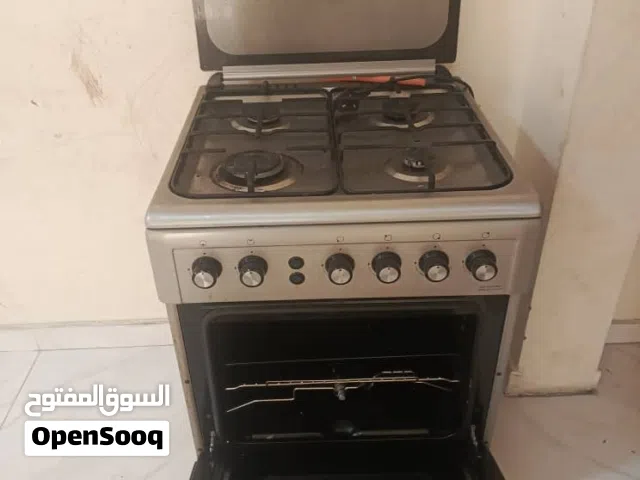 بوتجاز 4شعلة وفرن  بحالة ممتازة