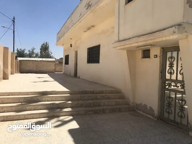200 m2 2 Bedrooms Townhouse for Sale in Amman Al-Muwaqqar