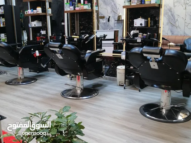 للبيع صالون حلاقة رجالي بموقع حيوي