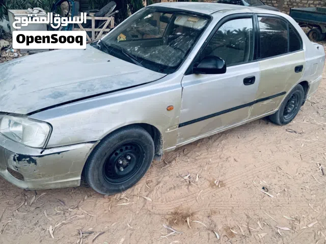 2002 هيونداي فيرنا S