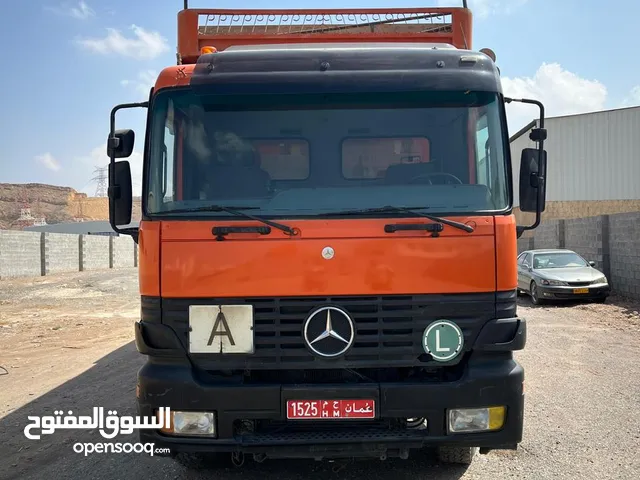 Box Mercedes Benz 1998 in Muscat