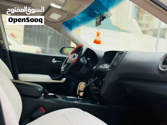 سياره للبيع