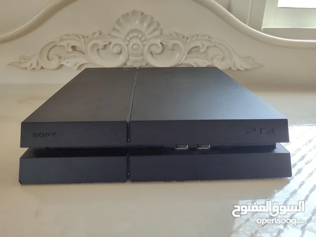 بلاي ستيشن 4 برو بحاله الوكاله مع يدين اثنتين وسلك يو اس بي خاص باليدين اصلي وسلك باور
