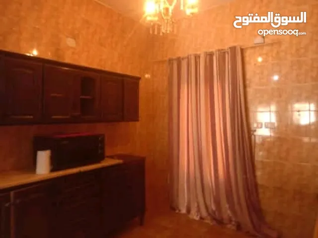 العمولة ربع القيمه لدينا حوش الايجار مفروش جزء لايوجد سكن فوق مكان غوط الشعال قرية البوعيشي اقرا ت