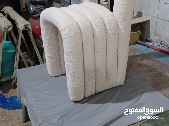 منجد كنب تجديد كنب وكراسي ومجالس بانواعها وتفصيل ستائر بانواعها وتجديد الشغل القديم ف الرياض السلي