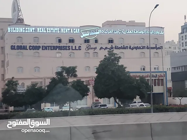 فرصة للمستثمرين بيع نشاط تأجير السيارات قائم و بموقع مميز قرب المطار ( تم تخفيض السعر إلى 650 الف)