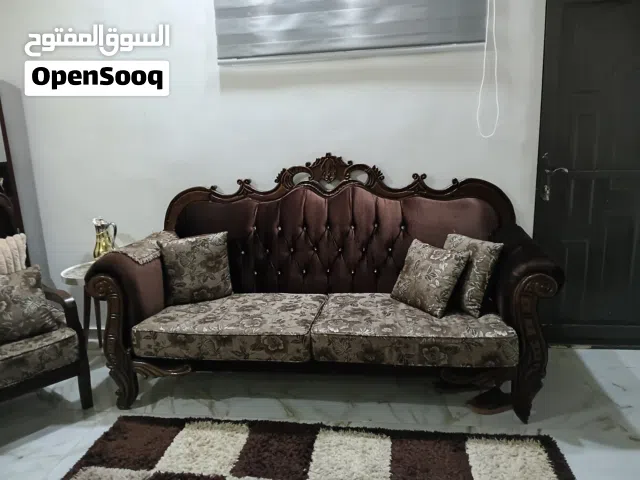 طقم كنب مكون من 8 مقاعد زان شبه جديد