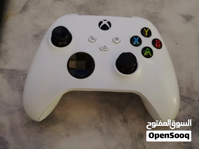 يد xbox sires s اصلية مع شاحن وثلاث بطريات