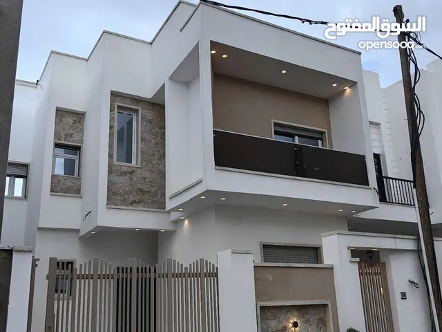 330m2 5 Bedrooms Villa for Sale in Tripoli Al-Serraj