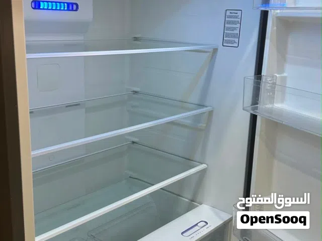 ثلاجة TCL لون فضي