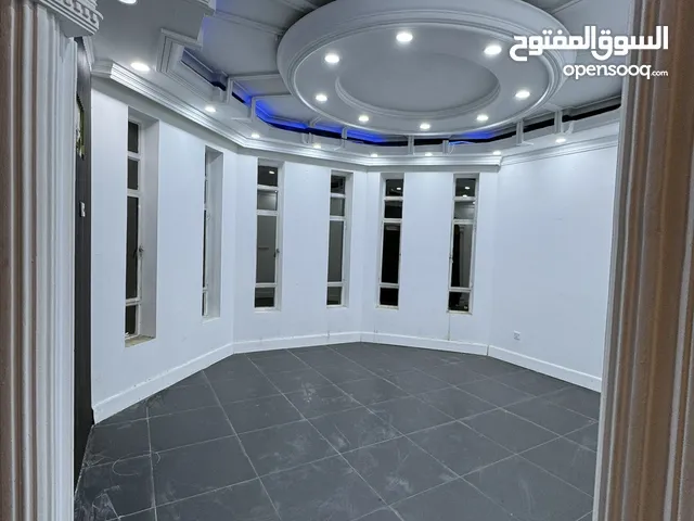 250 m2 More than 6 bedrooms Villa for Rent in Basra Jaza'ir