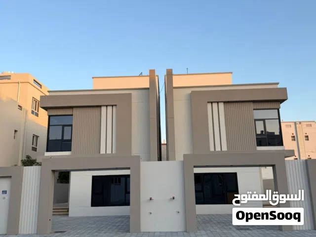 للبيع توين فيلا مربع الخوض السادسه بولايه السيب