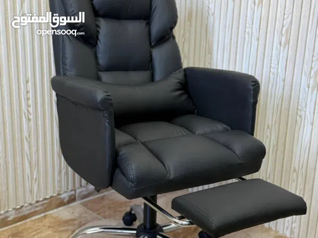 كرسي مكتب جلد فاخر – راحة وأناقة بمعايير عالية!*    تصميم يجمع بين الجودة والراحة* – خامات