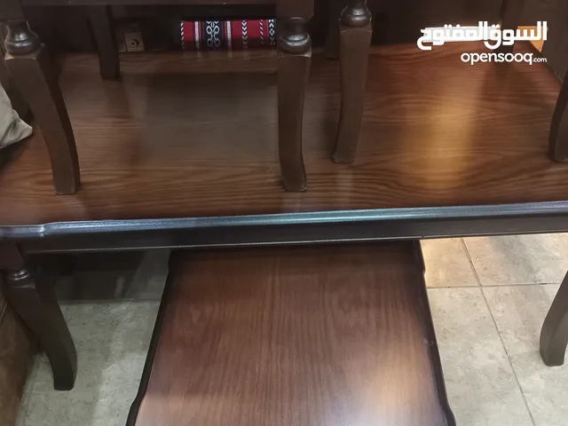 طاولة غرفة جلوس