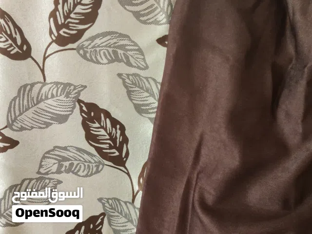 برداي ثلاث قطع شباك واحد ونوع قماش ثقيل على 10 دنانير