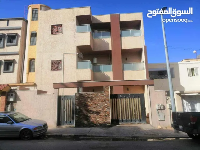 فيلا او منزل ثلاثة طوابق للبيع في زناتة جديدة قرب مصحة تسامي