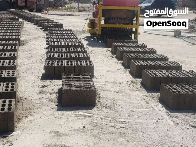 للإيجار خط انتاج بلك  يتكون من ماكينة صناعة البلك ( زراعه البلك )+ خلاط خرسانة جاهزة للعمل