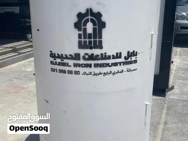 خزانات نافطة باحجام مختلفة