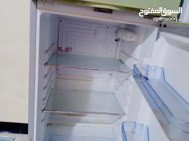 السلام عليكم ثلاجه 10 قدم نضيفه نقص غاز ومحتاج واريد ابيعها   وببها مجال مكاني بصره ابوالخصيب