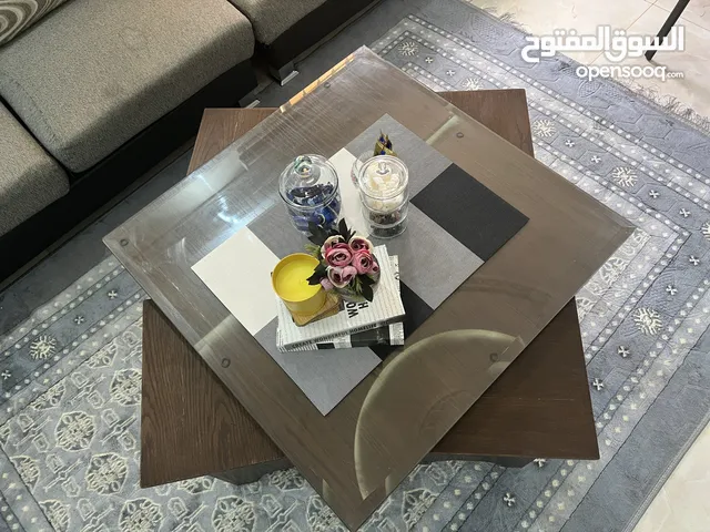 طاوله وسط و4 خدمة خالية من العيوب