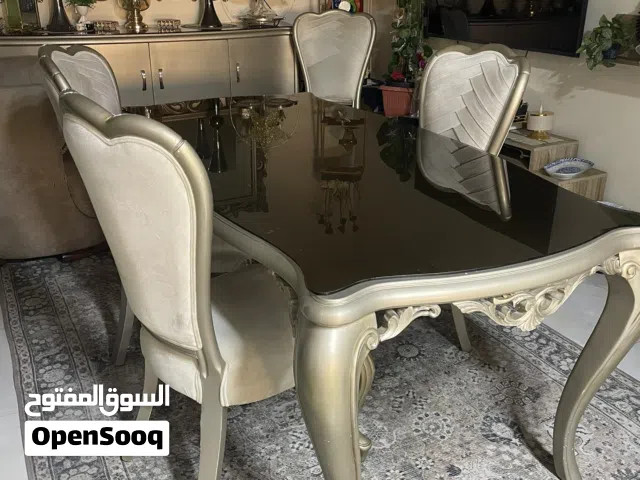طاولة سفرة و كومدينو للبيع