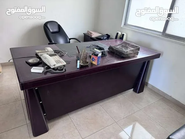 ثلاث مكاتب مدير مع الخزائن للبيع