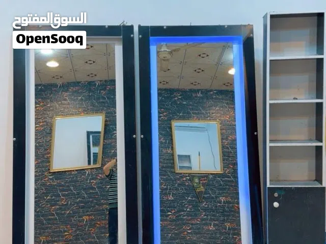 زوج مرايا جدارية للصالون الرجالي للحلاقة