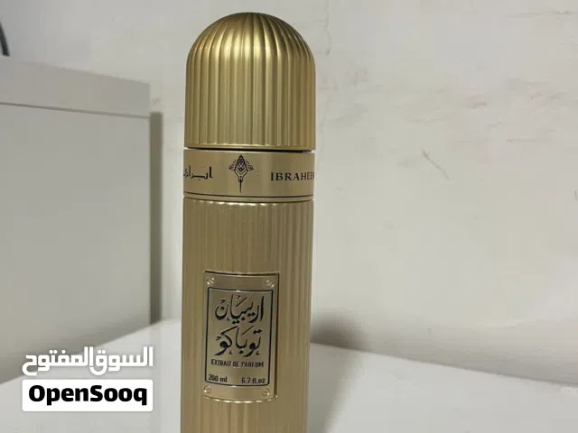 علبه عطر ارابيان توباكو من ابراق علبه كثير فخمه و يمكن اعاده تعبئتها ما فيها أي خدش و مع أغراضها كله