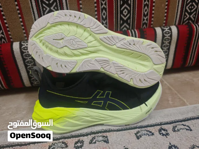 حذا اسيكس نوفا بلس 4