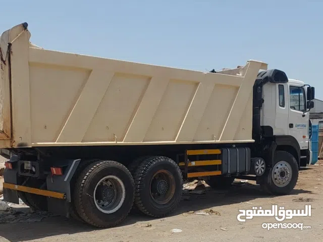 للبيع قلاب سكس 2013 صندوق كبير اوراق سارية