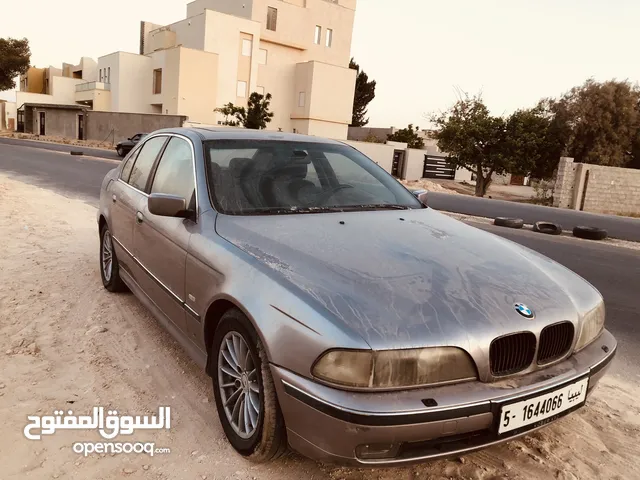 BMW 5 Series 2000 in Sabratha