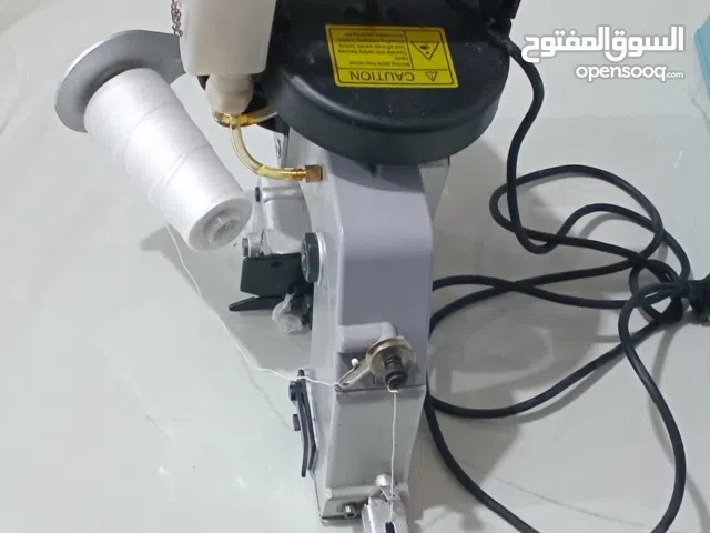 للبيع ماكينه خياطه و ماكينه طباعه تاريخ و لحيم أكياس و 2 لصق تيب