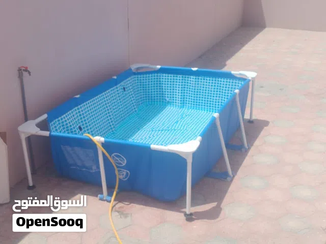 حوض سباحه.