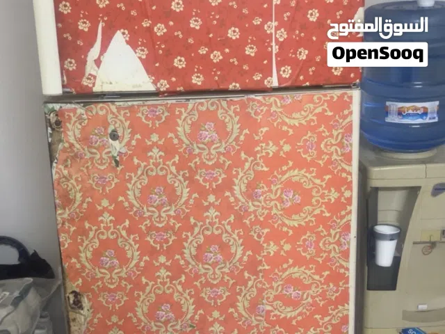ثلاجه مع كبت 2 باب بحاله جيده