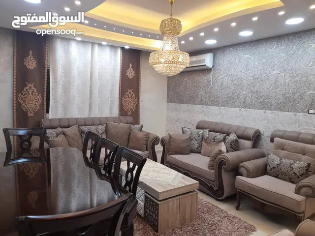 بيت مميز مستقل للبيع حي القادسية شارع 30