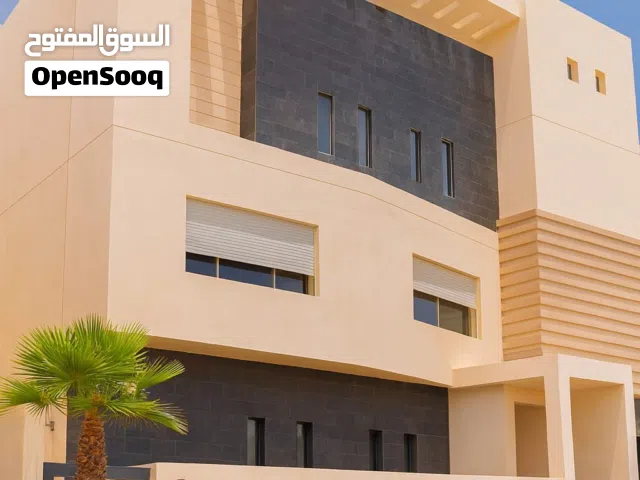 375 m2 More than 6 bedrooms Villa for Sale in Hawally Bayan