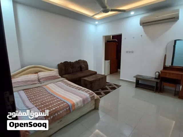 المعبيله الثامنة & والمعبيلة حي الشروق شارع النور غرف مفروشة بدورة مياة خاصة للإيجار يومي اسبوعي