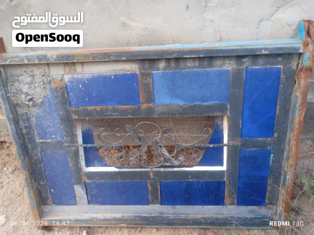ابواب وشبابيك وماكينة حب للبيع