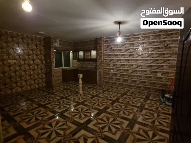 شقة غير مفروشه للإيجار