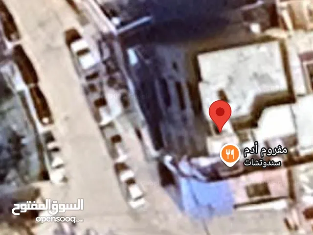 منزل للبيع في طريق الخدمات سوق الجمعة واجهتين علي الطريق