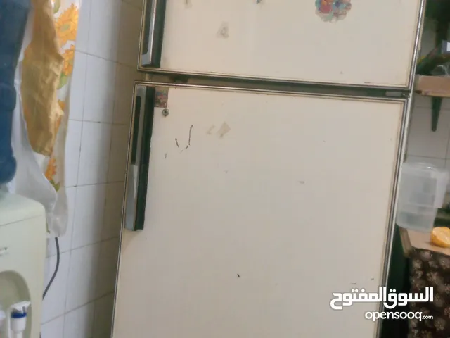 ثلاجة مستعملة شغالة